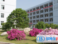 平陽縣山門中學2025年招生辦聯(lián)系電話